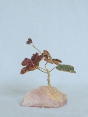 Schmetterling mit Blume (± 9 cm) mit Rosenquarz, Tigerauge